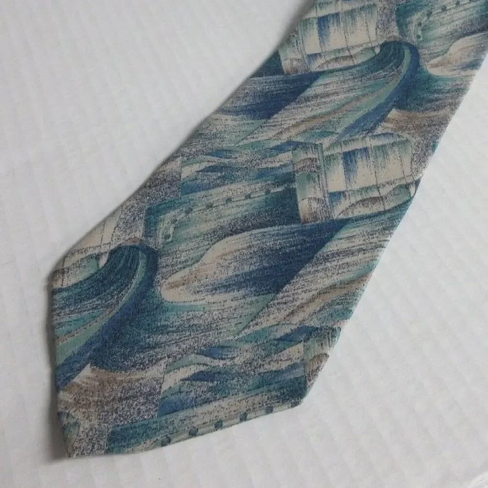 UOMO VOLONTE 100% Silk Tie Handmade‎ in Italy